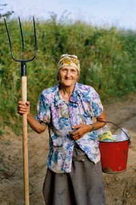 Old_farmer_woman_By David Baldi (user PandaDB) [Public domain], via Wikimedia Commons