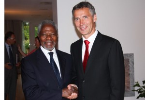 Jens Stoltenberg og tidl. generalsekretær i FN, Kofi Annan